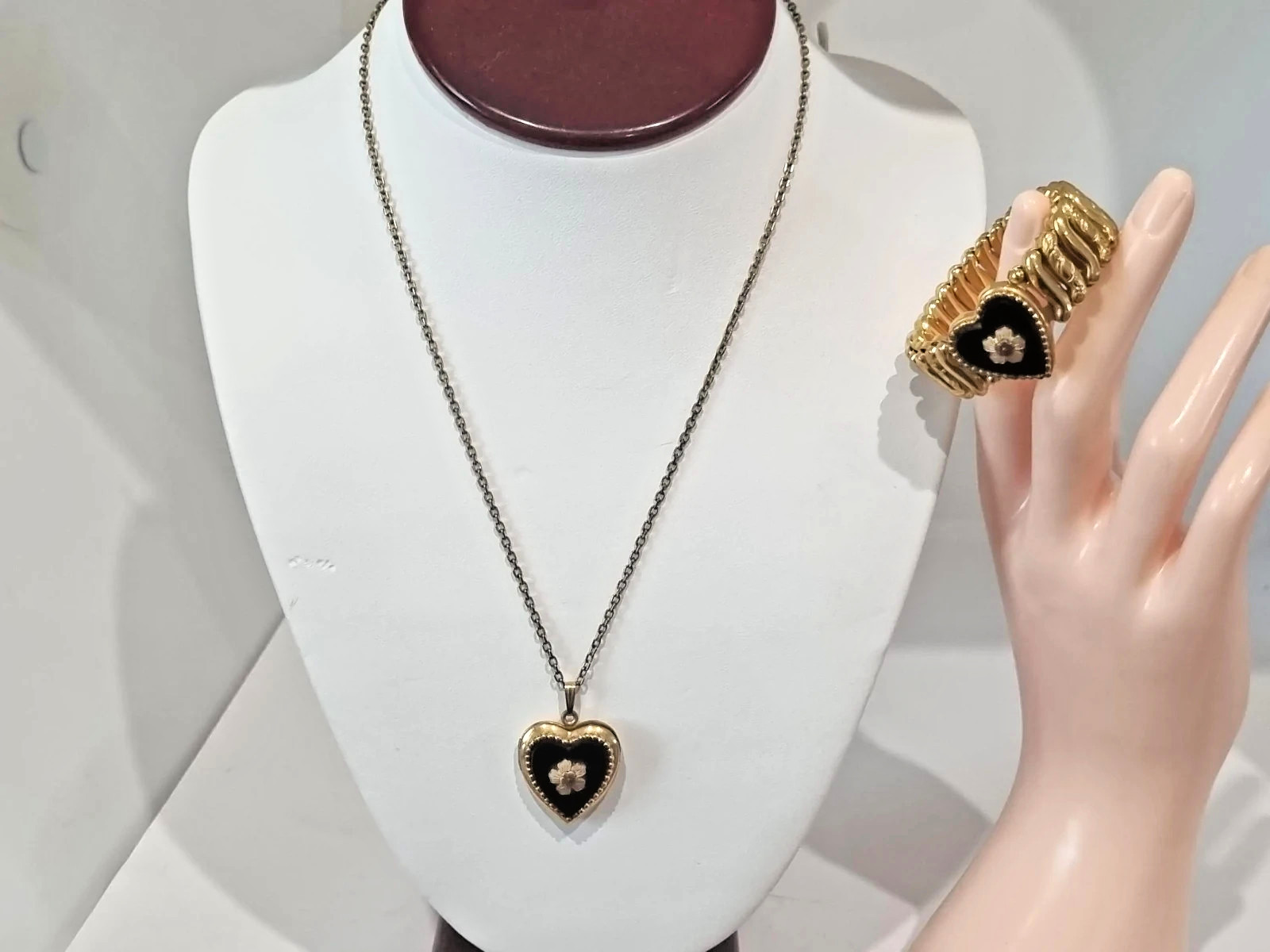 Vintage 12k Gold Fill Onyx Heart Expansion Bracelet Locket Set USA made Video