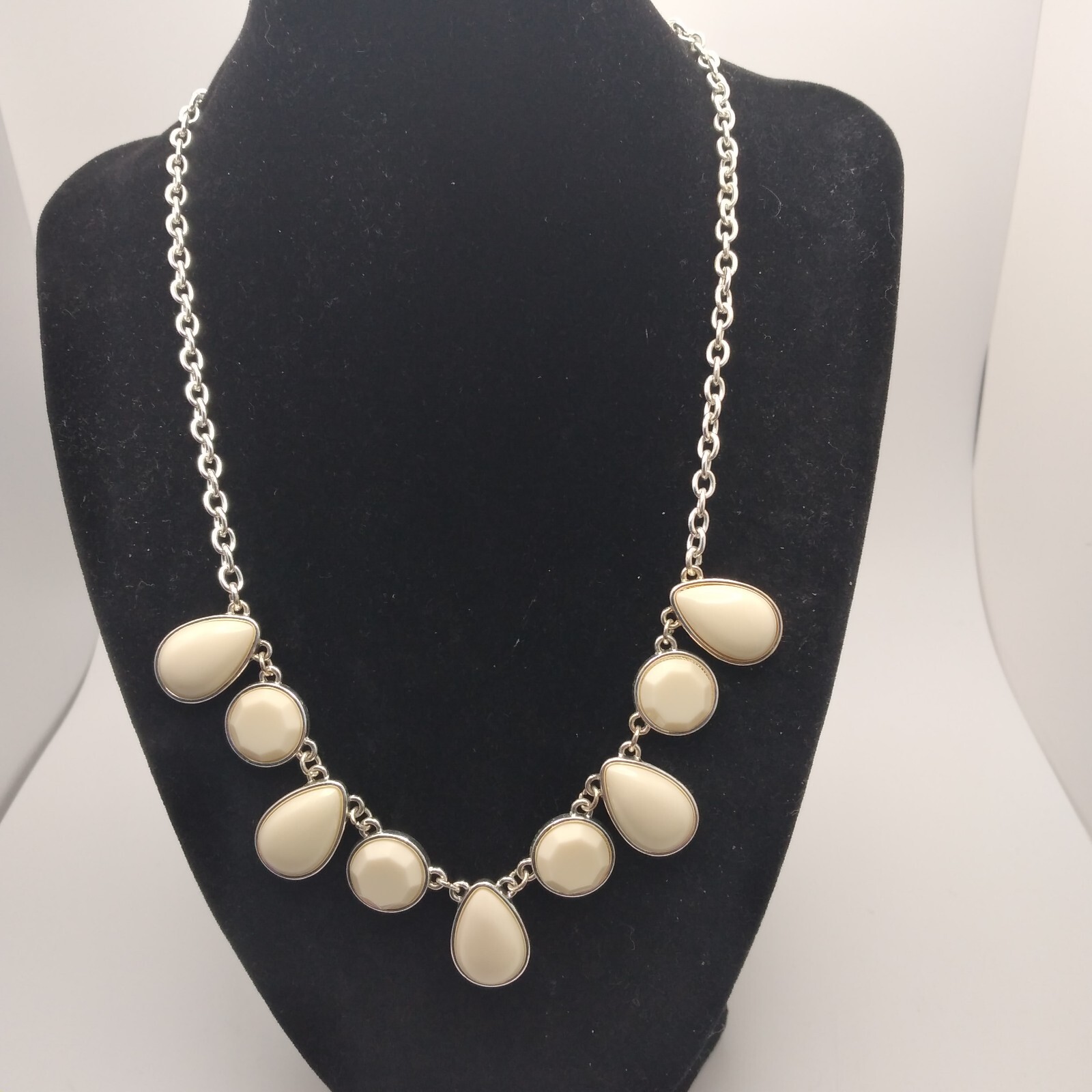 Vintage Liz Claiborne Silvertone Teardrop Bib Necklace Signed Estate Jewelry