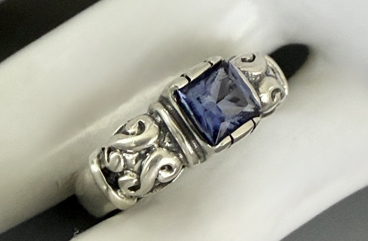 Vintage Sterling Silver Thailand Blue Gemstone Ornate Scroll Ring PRETTY!