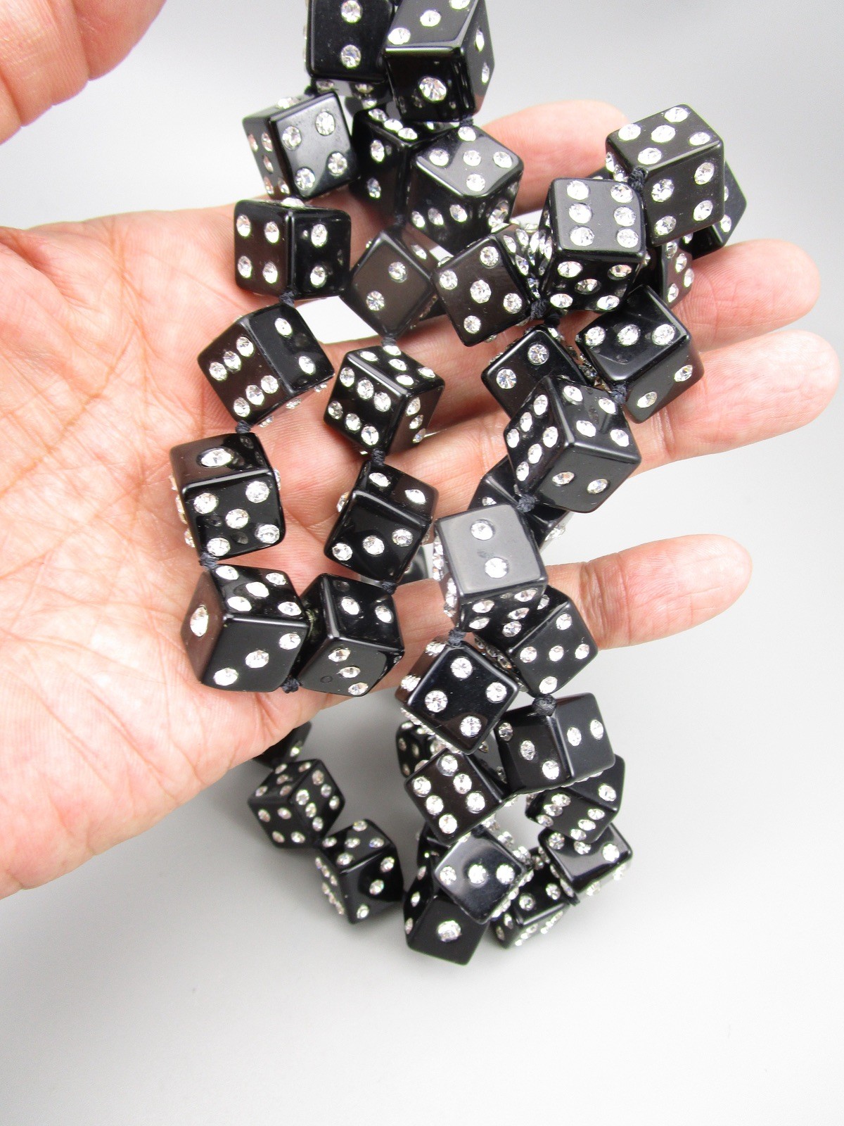 UNUSUAL 46″ BLACK ONYX RHINESTONE DICE HAND KNOTTED STATEMENT NECKLACE