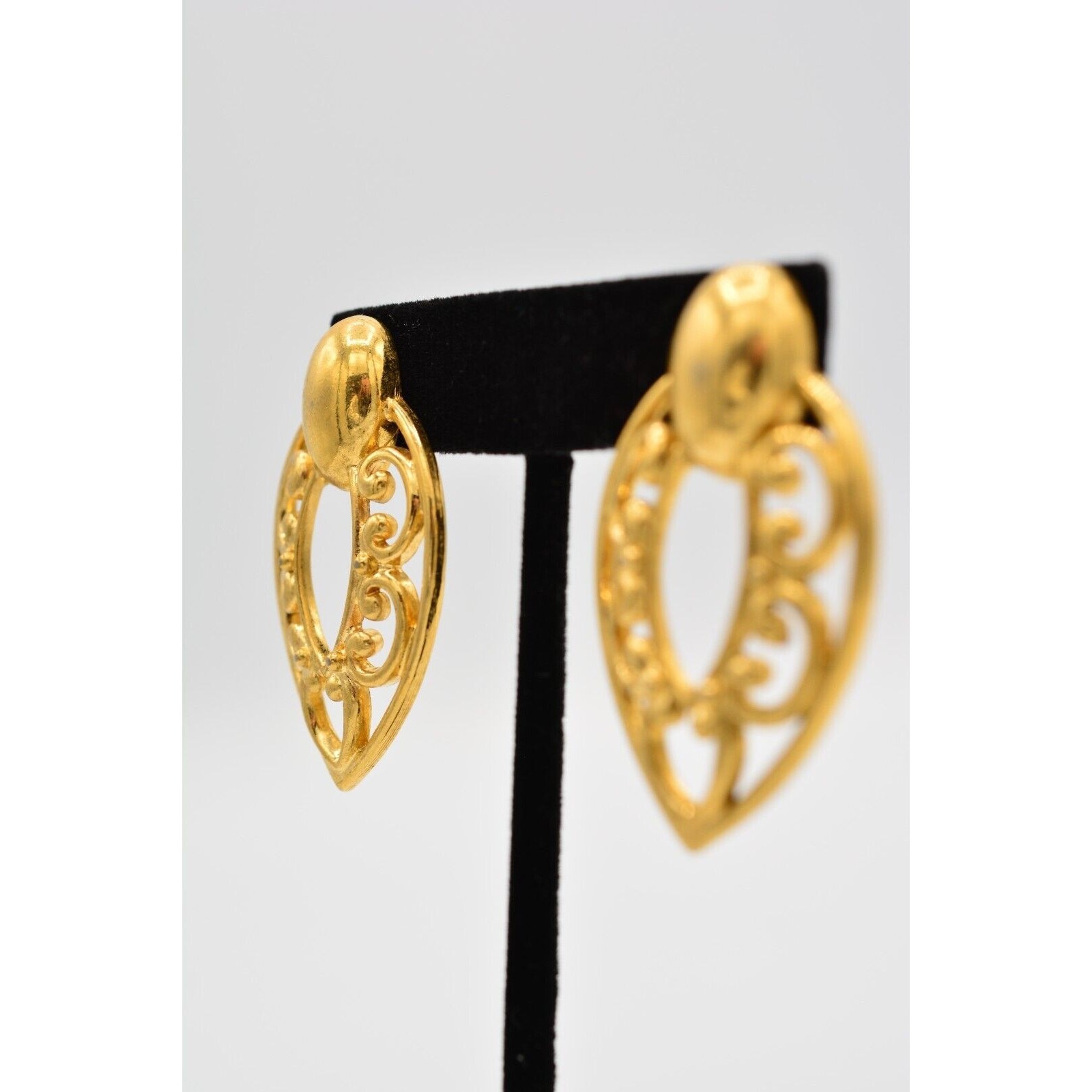 Vintage Retro Post Dangle Earrings Gold Tone Filigree Drop Chunky 1980s Bin1