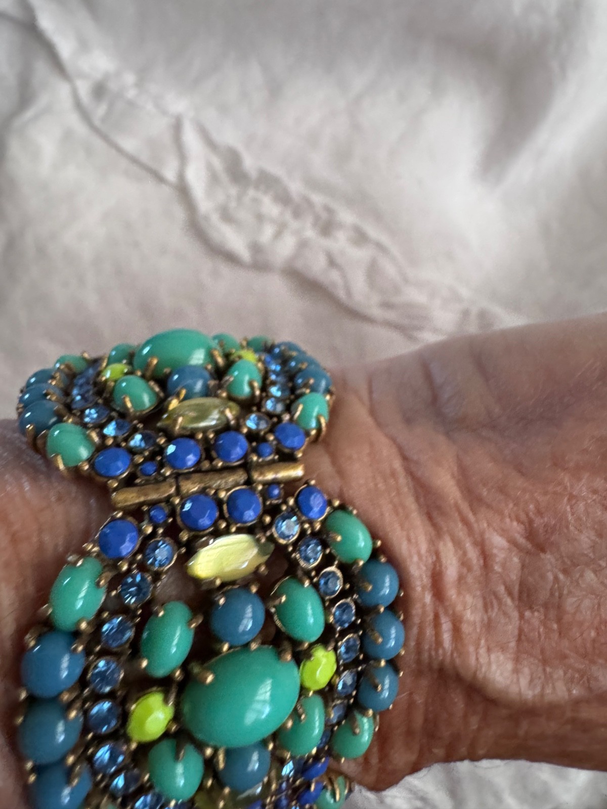 Stella & Dot Bracelet Sardinia Cabochon Blue Turquoise Stones signed 6.5″