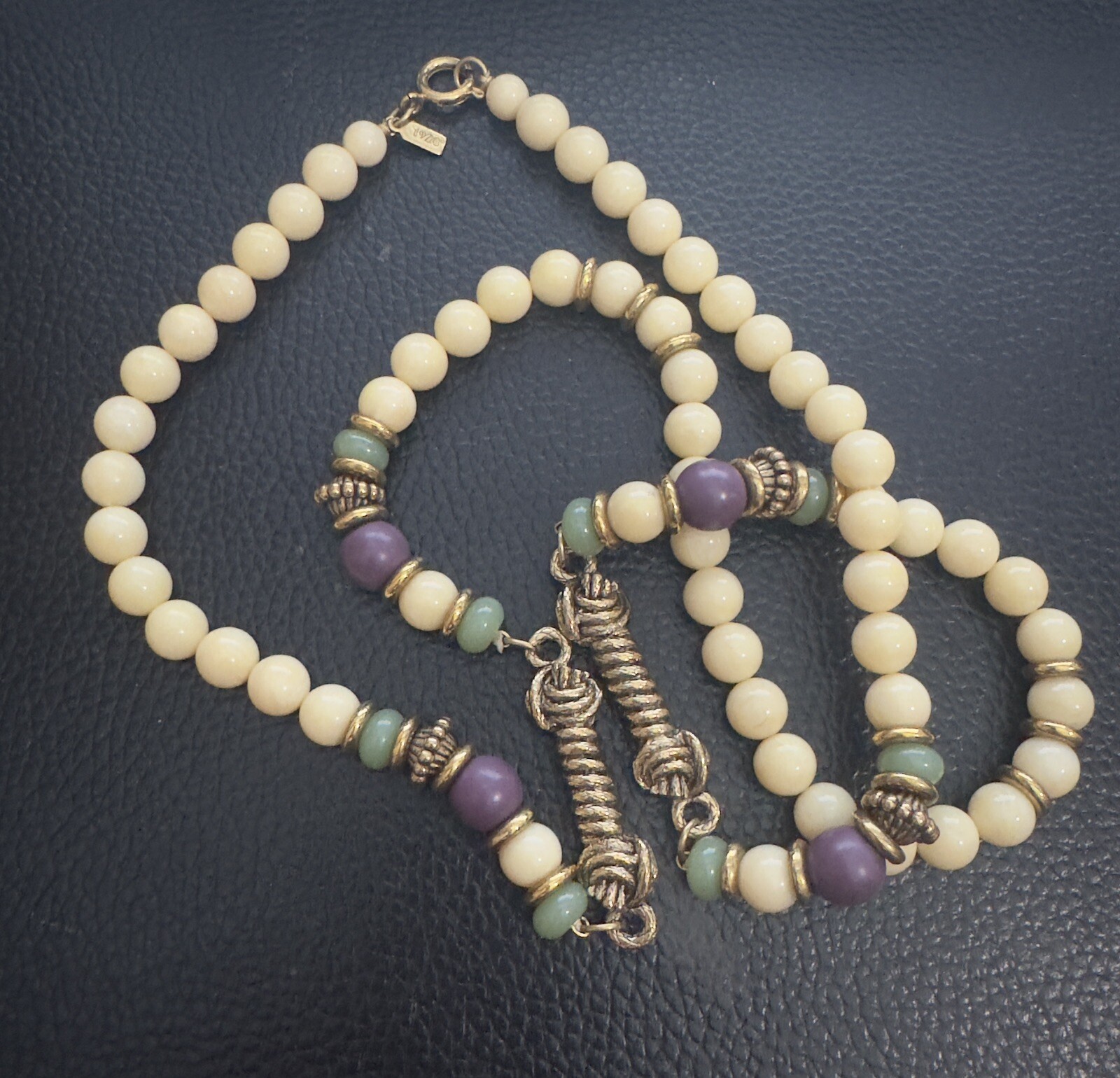 Vintage 1928 CREAM COLOR BEAD NECKLACE GREEN PURPLE BEAD ACCENTS