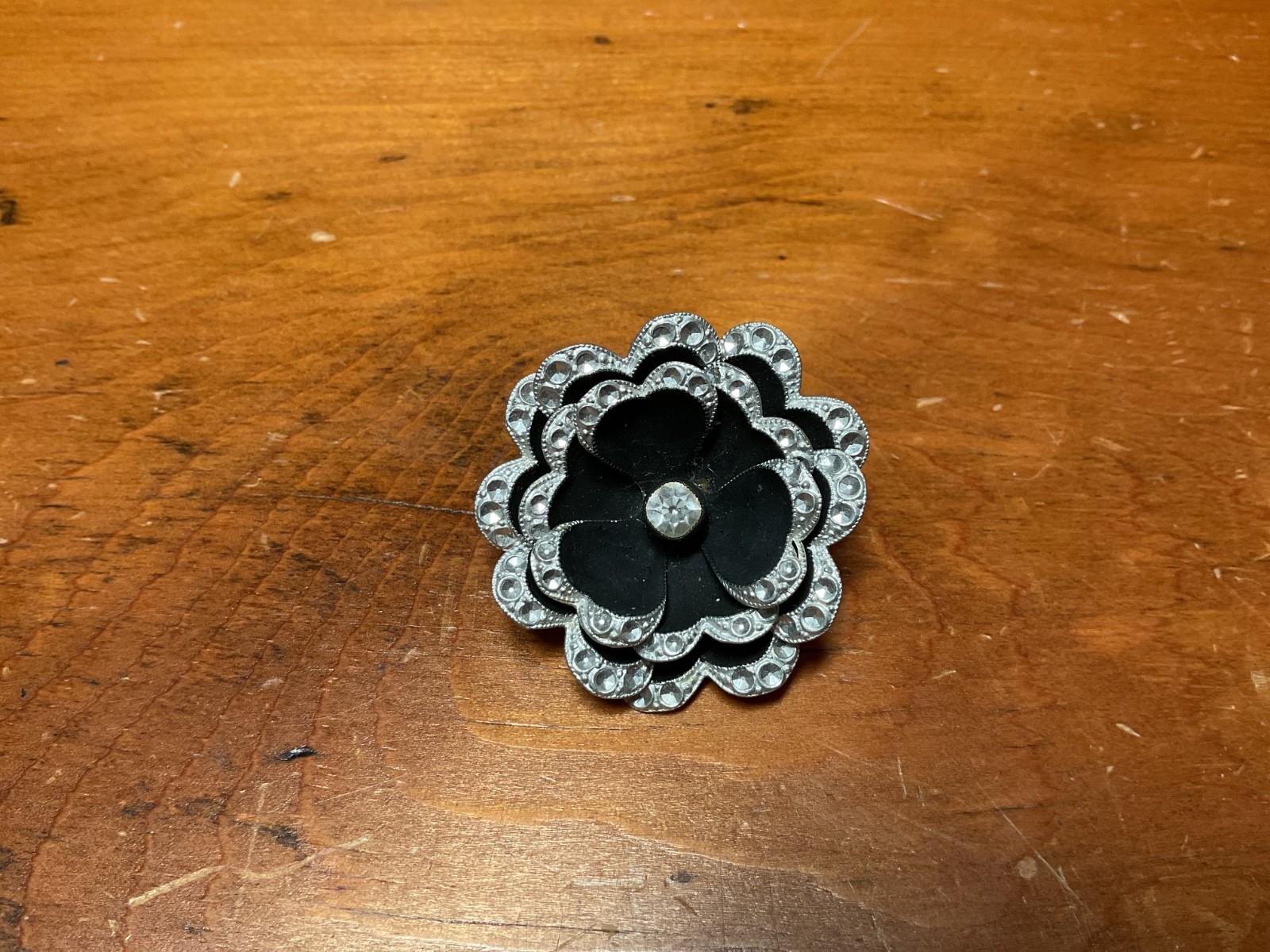 VTG Eloxal aluminum pin & ear ring set black flower Gemany
