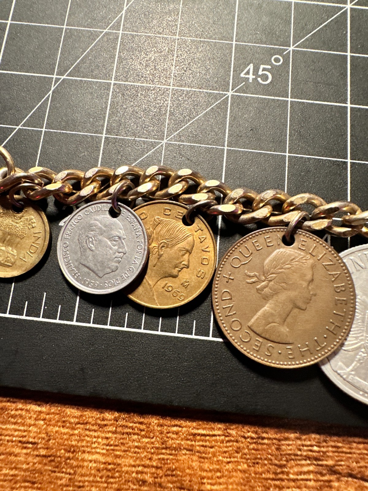 Vintage International Coin Charms Bracelet Gold Tone World Coins – 8″