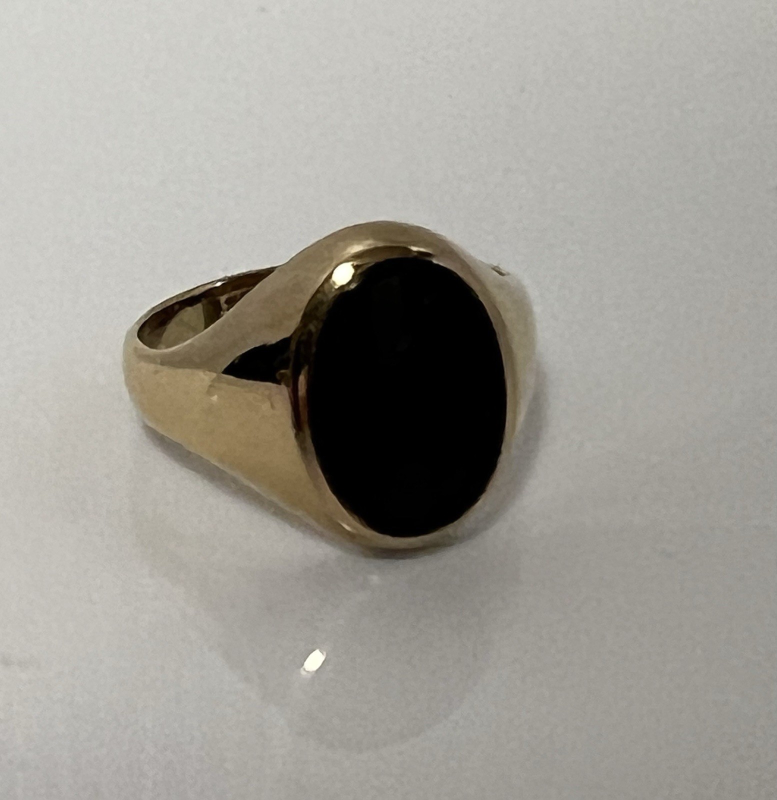 Vintage 18k Gold Electroplated Unisex Signet Ring w Oval Black Stone ~Size 8.5
