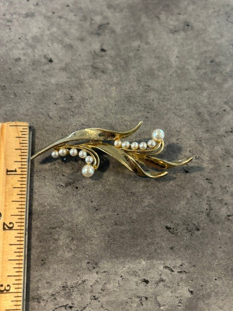 Vintage Gold Tone Leaves with Faux Pearls Brooch Pin