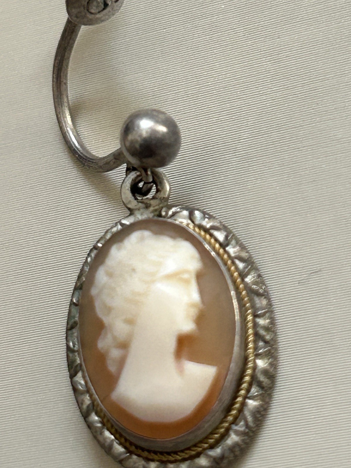 Antique 800 Silver Cameo Pendant Necklace W/Clip On Earrings & Brooch Pendant 2″