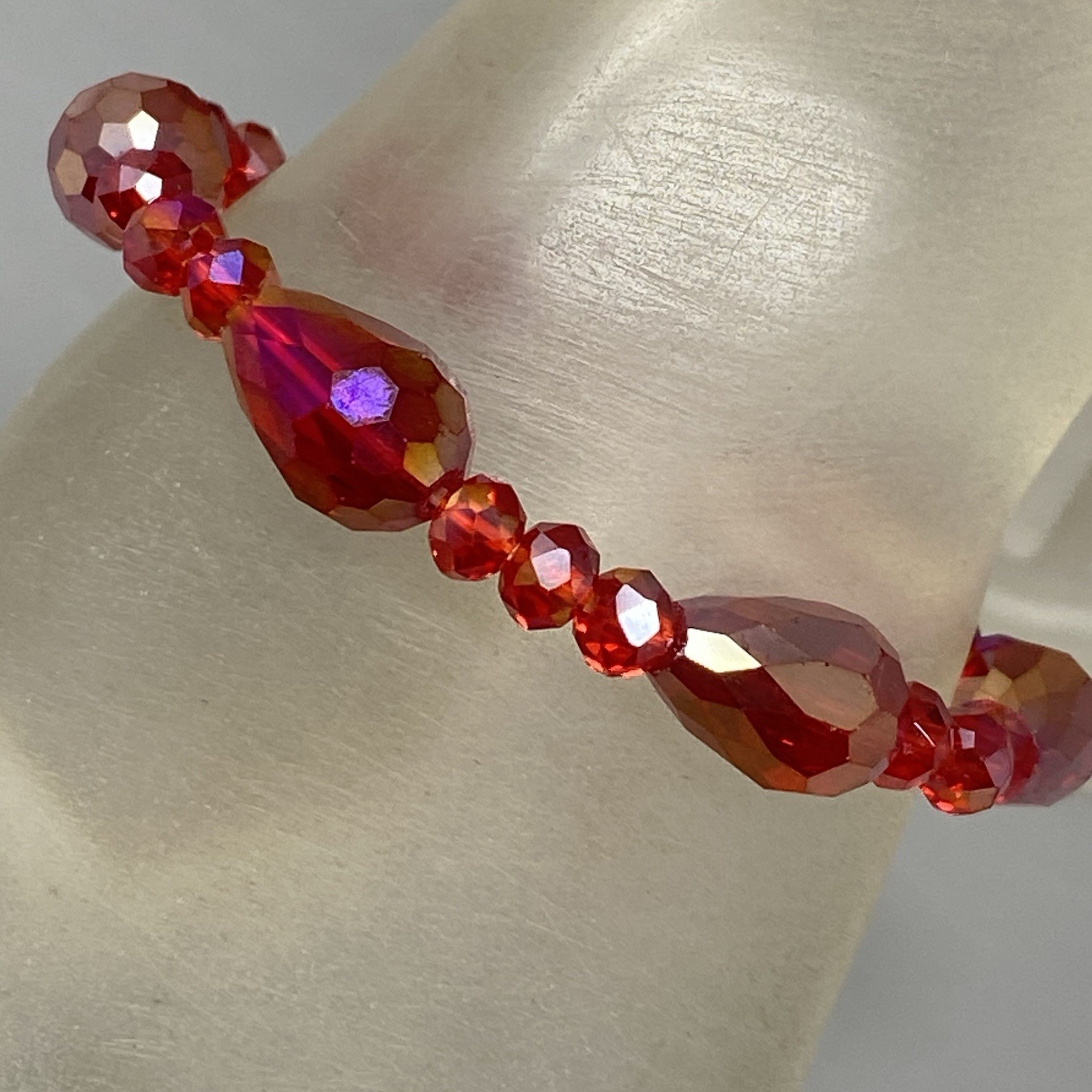 Red Glass Beaded Bracelet Surface Coated Faceted Teardrop Iridescent Stretch 6″
