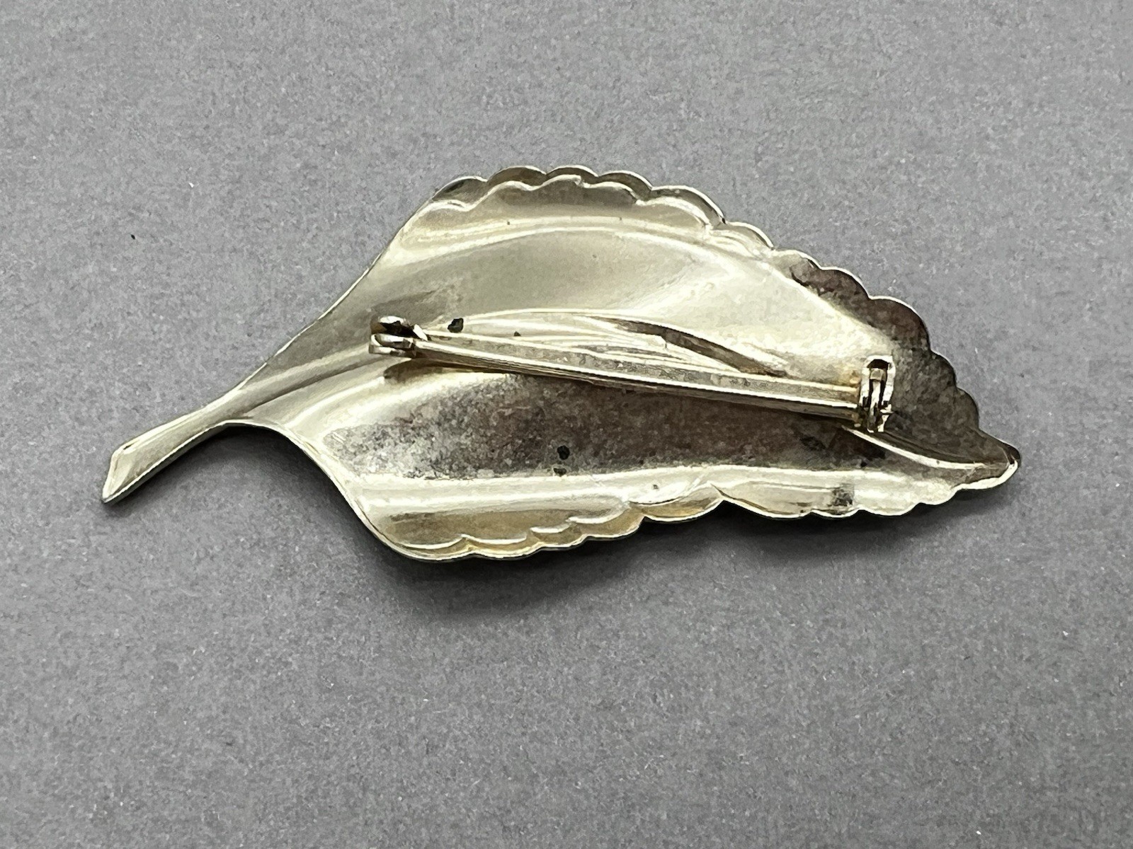 Vintage Leaf Brooch Gold Tone Amber Cabochon Nature Pin Retro Botanical Jewelry