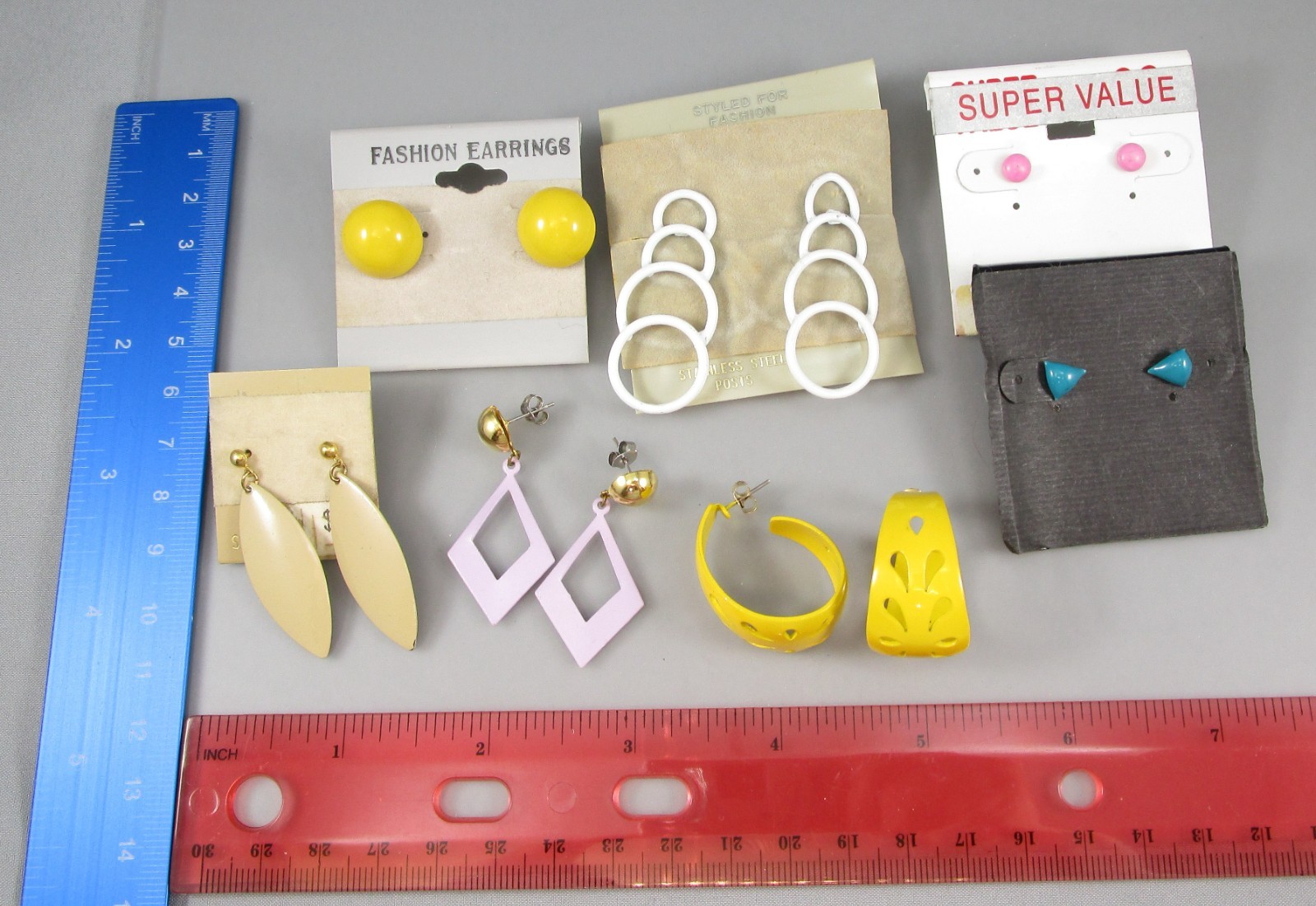 Vtg Mod Retro Varying Colors & Multi Styles LOT of 7 Post Pierced Earrings 151W
