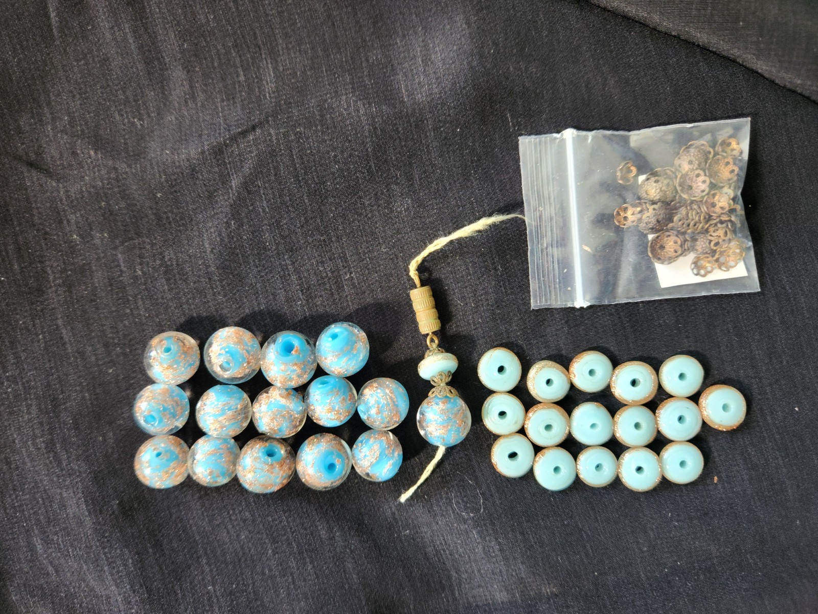 32 Wedding Cake Beads Vintage Murano Venetian Glass Italy Lampshades Clasp