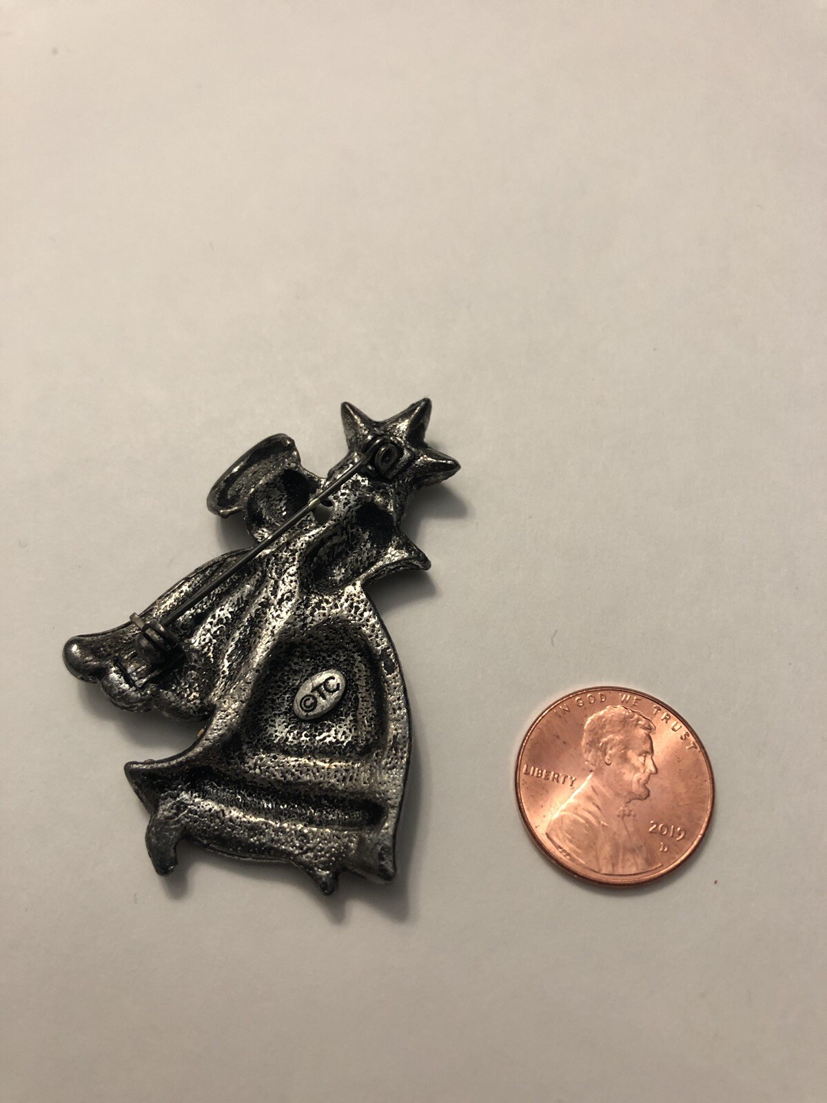 VTG TC PEWTER Christmas Angel W/Star Red Enamel RHINESTONE PIN Auction Finds 702