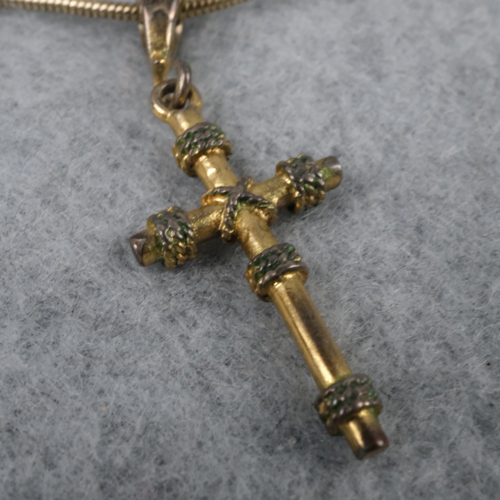 Vtg Costume Jewelry Cross Necklace Gold Tone Green Reversible Double Sided 18in