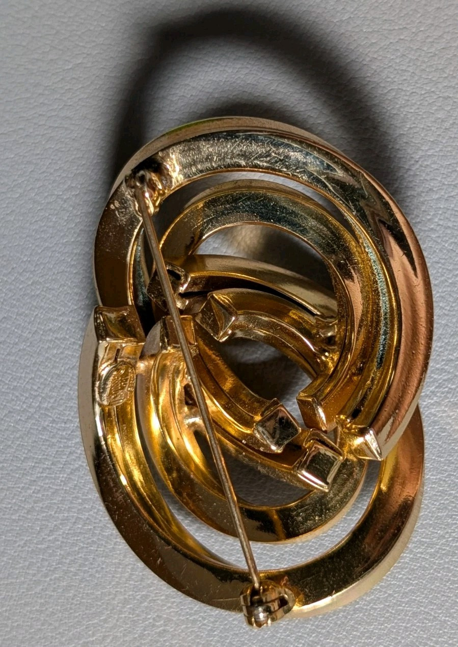 Vintage Grosse Germany Gold Plated Interlocking Infinity Love Knot 1971 Brooch