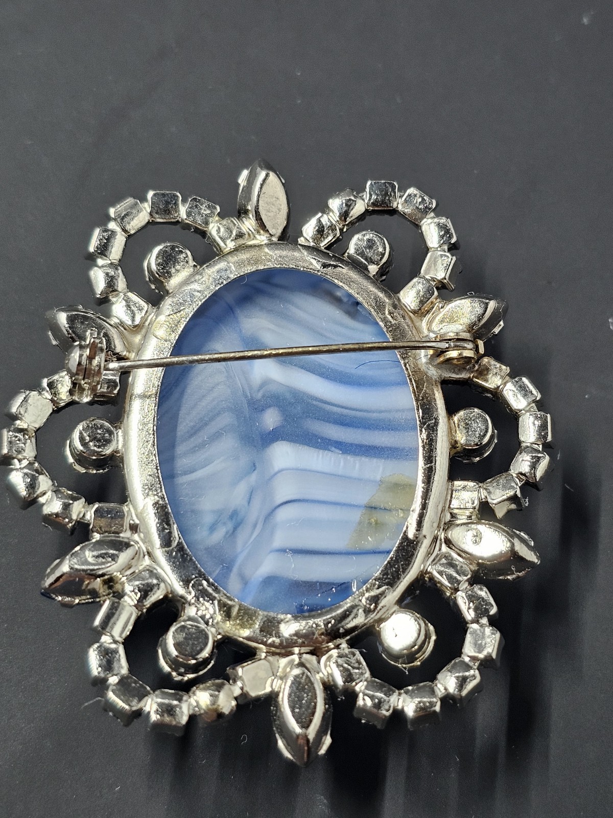 DeLizza & Elster Juliana marbled moonrock geode brooch, 2.25″ X 2″