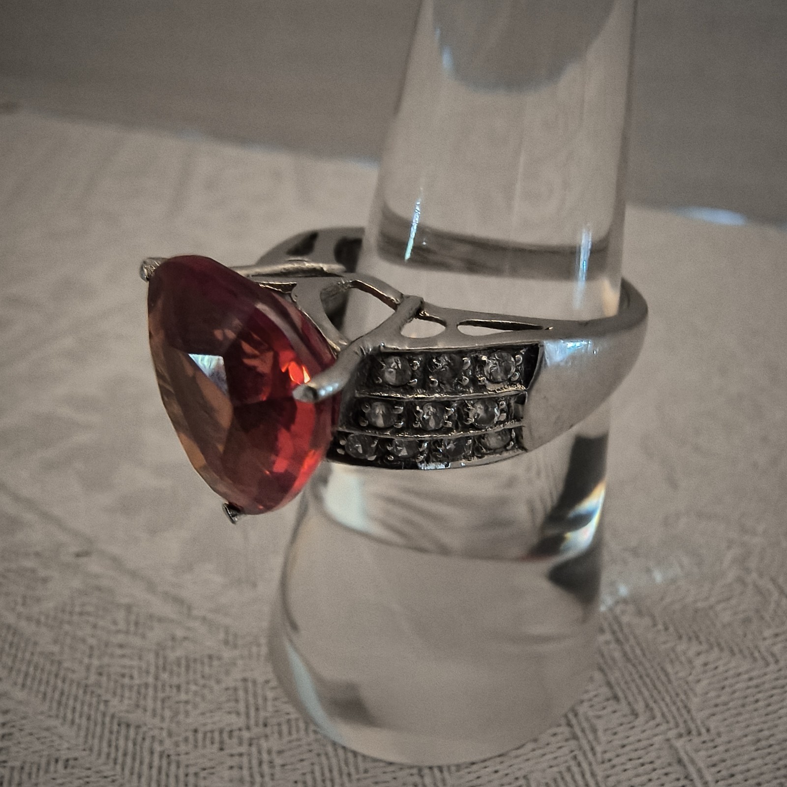 Sterling Silver Cocktail Ring W Trilliant Trillion Cut Red Crystal Gem Sz 6.75