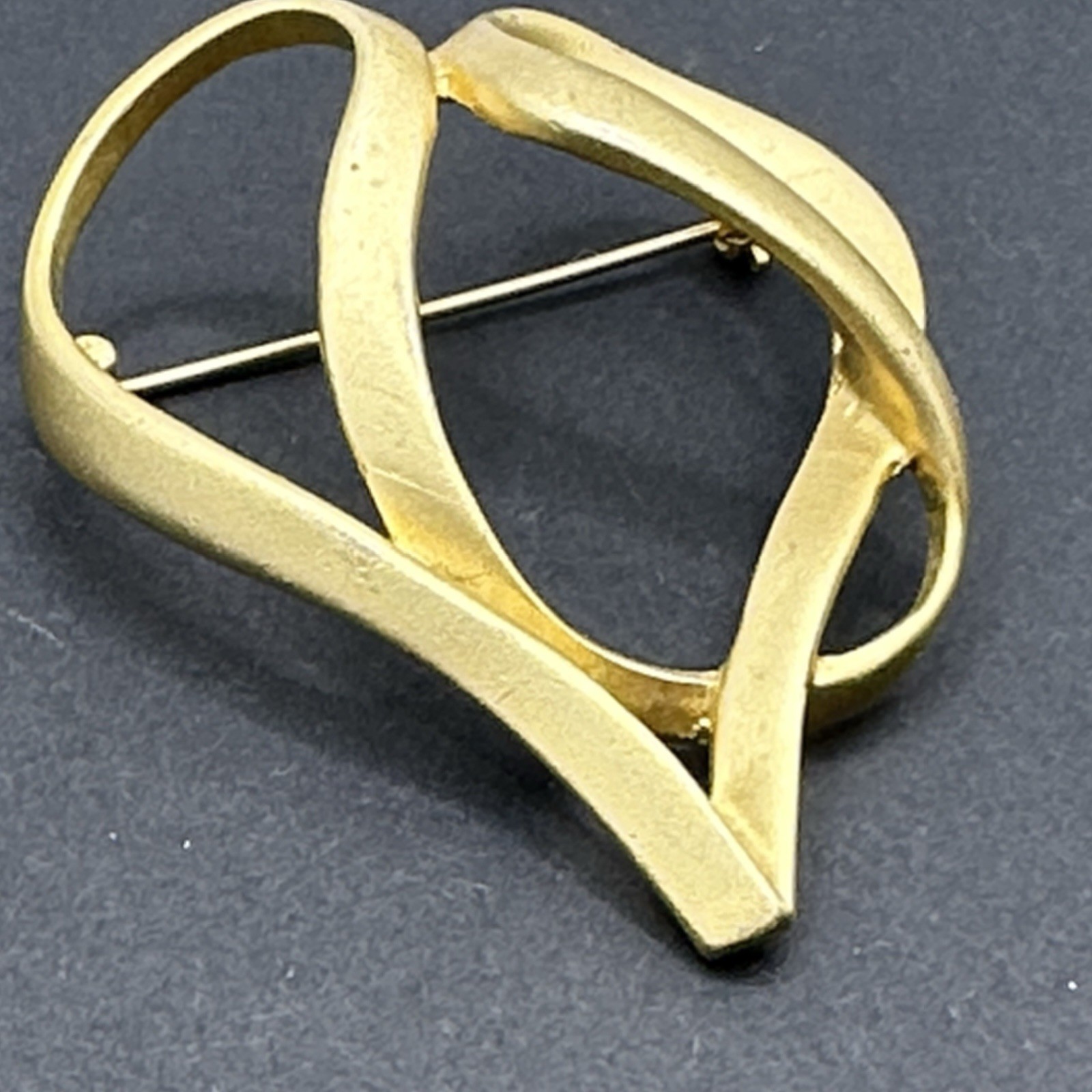 Vintage Brooch Pendant Knot HeartJ44G