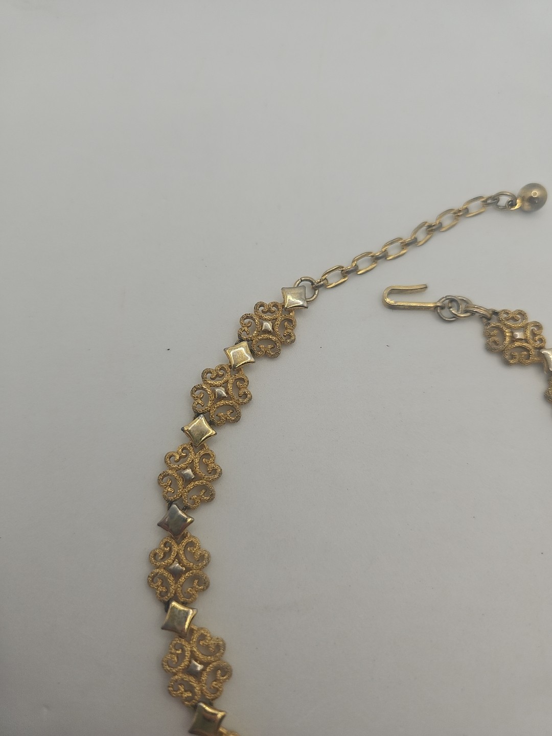 Avon Vintage 1971 Precious Pretenders Necklace