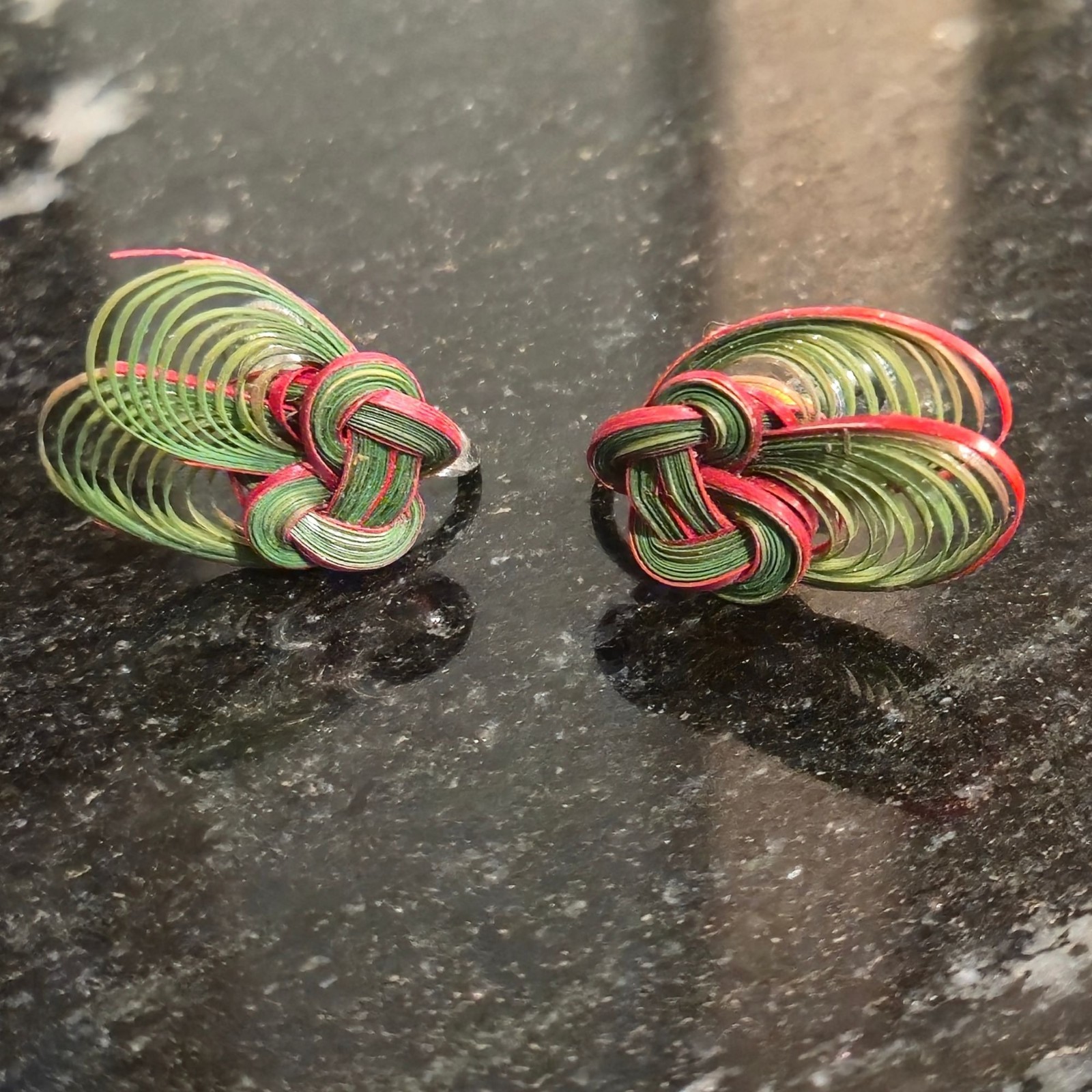 Vintage Handmade Bamboo Jewelry Pin & Screw On Earrings Taiwan natural Jewelry