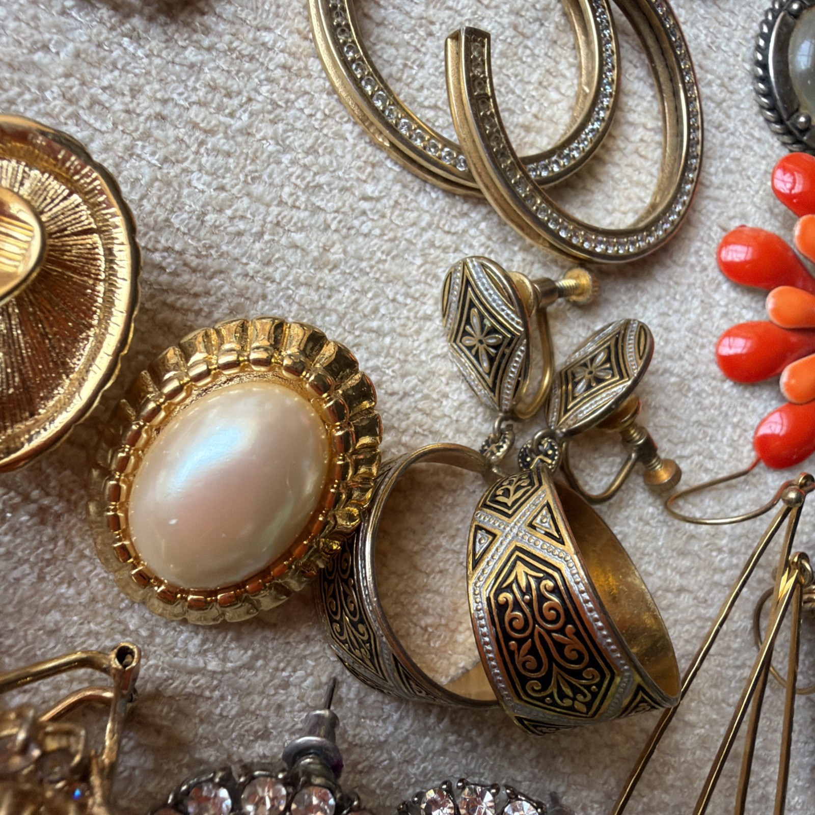 Mixed Jewelry lot of 26 Vintage and modern Estate Sale Find