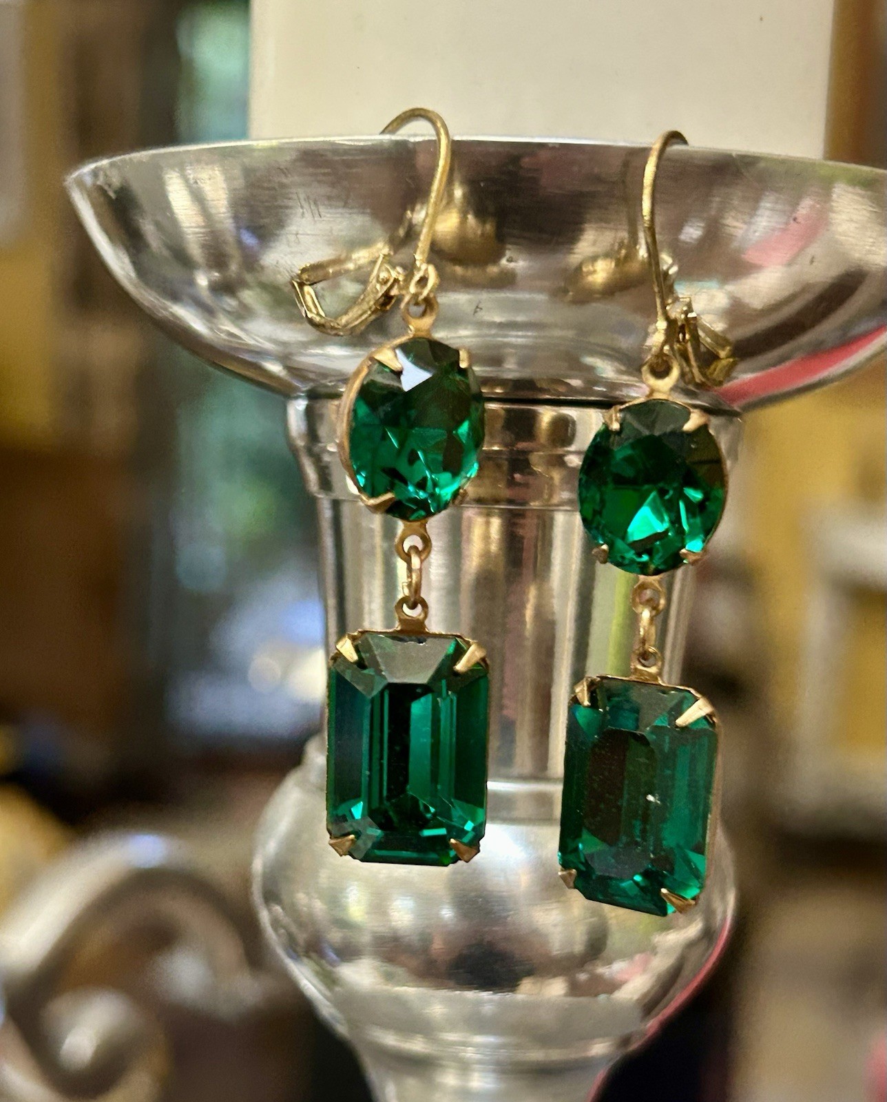 VTG Emerald Green Crystal Rectangular and Round Stone Gold Drop Earrings
