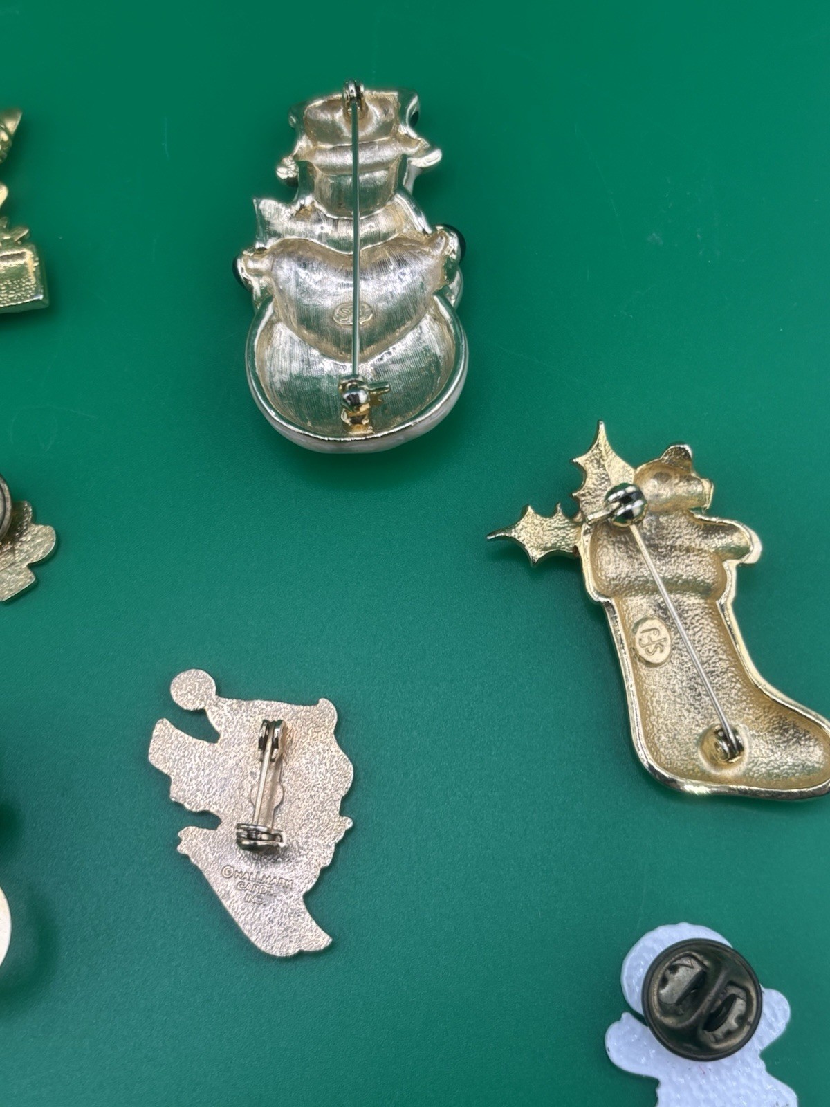 Lot of Holiday Christmas Brooches & Pins Vintage Collection – 13 Total