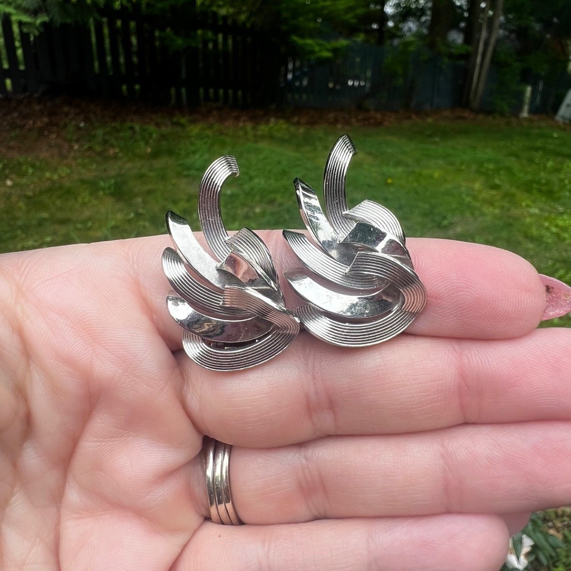 Vtg Bercere Silver Tone MCM Ribbon Swirl Clip On Earrings Mid Century Modern
