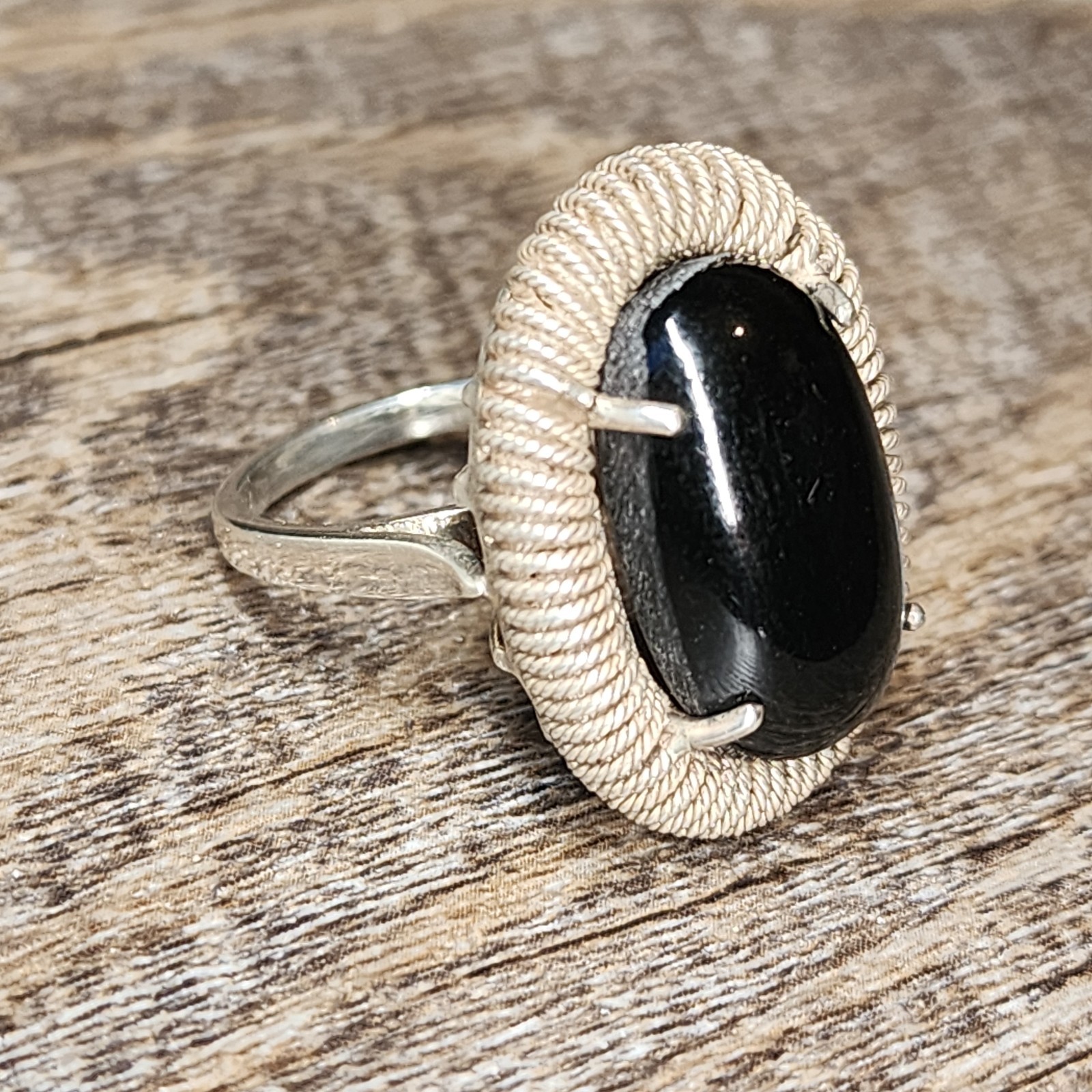 VTG Native Southern Sterling Silver – Obsidian Coiled Style Size 7.25 Ring