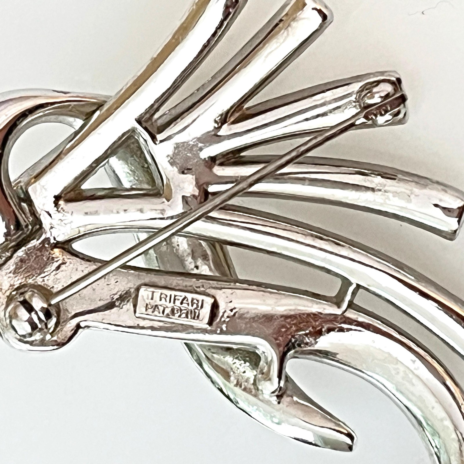 Vintage 1930s Art Deco Trifari Silver Baguette Rhinestone Brooch Pin
