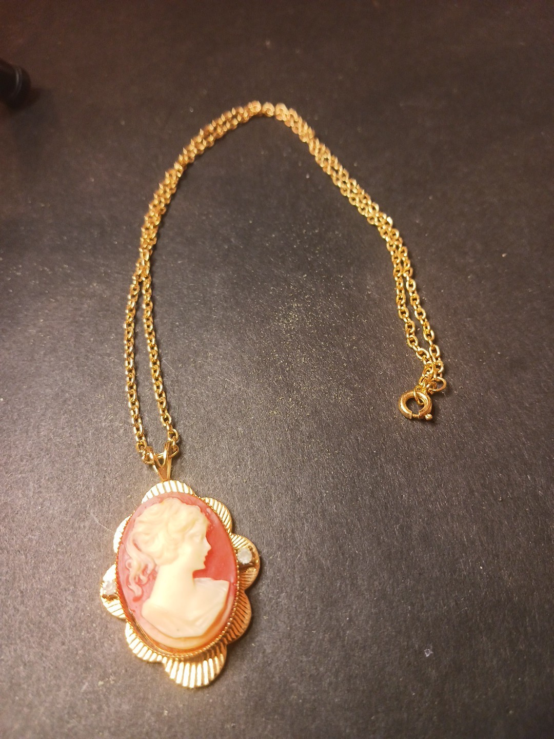 Rare Vintage 18″ Gold Tone, Cameo, Ivory and Salmon Color, Pendant Necklace