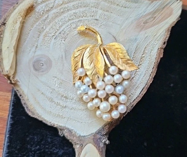Vtg Lot 3 Brooch Grape Bunch Vine Clusters Imitation Pearl Gold Tone Fruit Pin