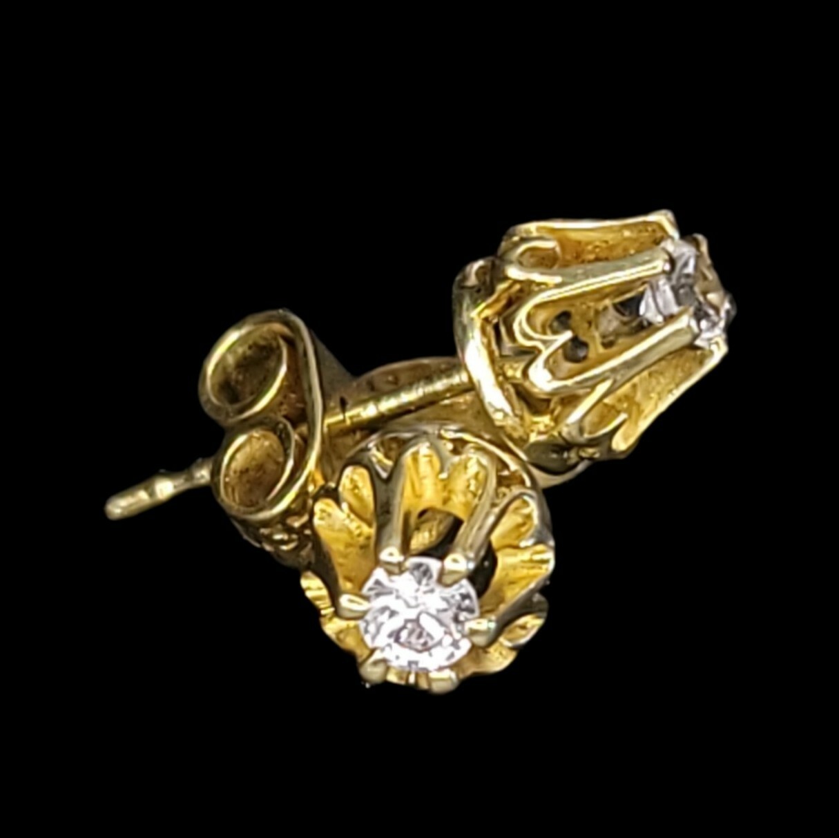 Vintage Handmade 18K Yellow Gold VS2 I 0.35 CTW Diamond Buttercup Stud Earrings