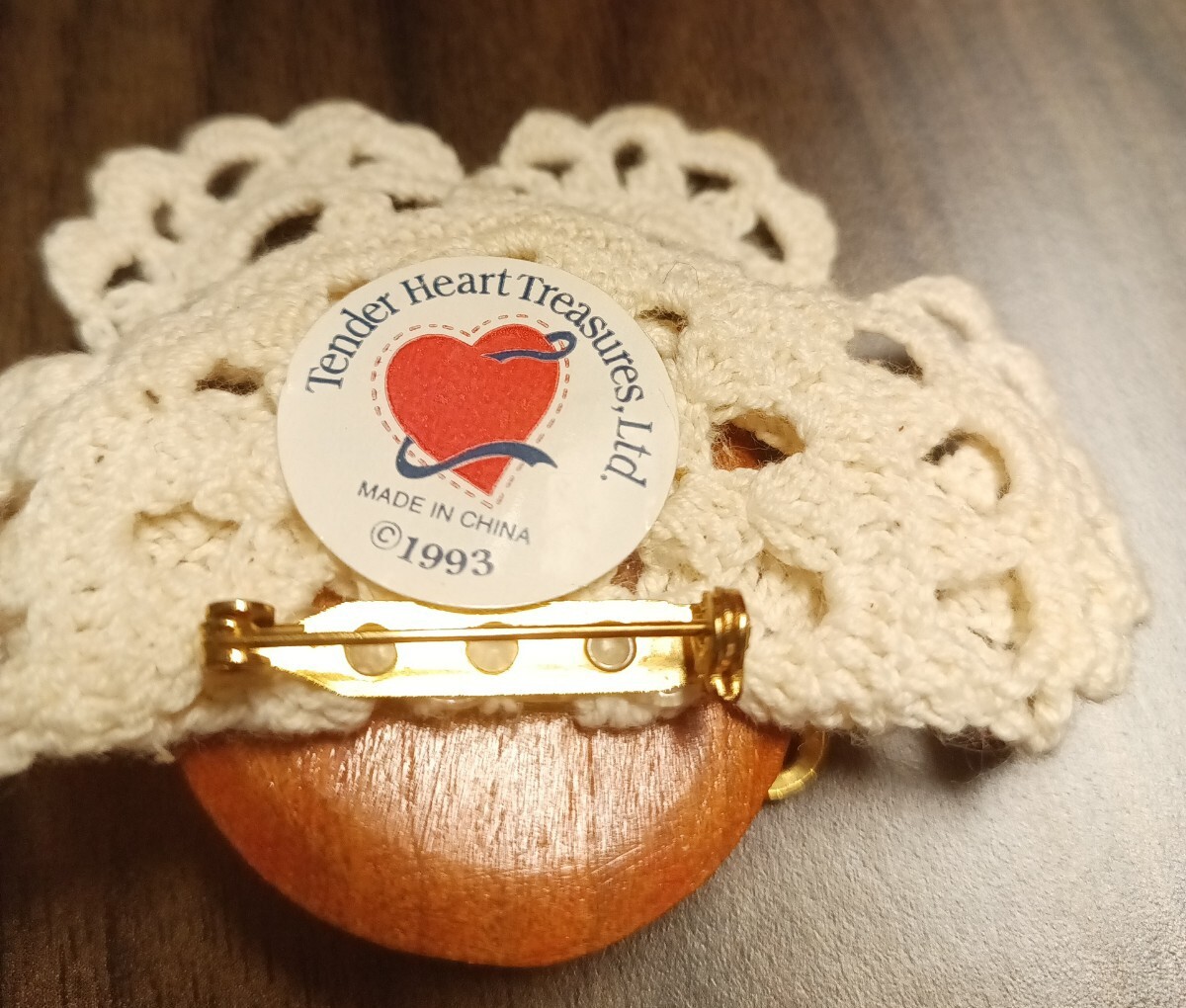 Vintage Brooch Seamstress 1993 Tender Heart Treasures Free Shipping