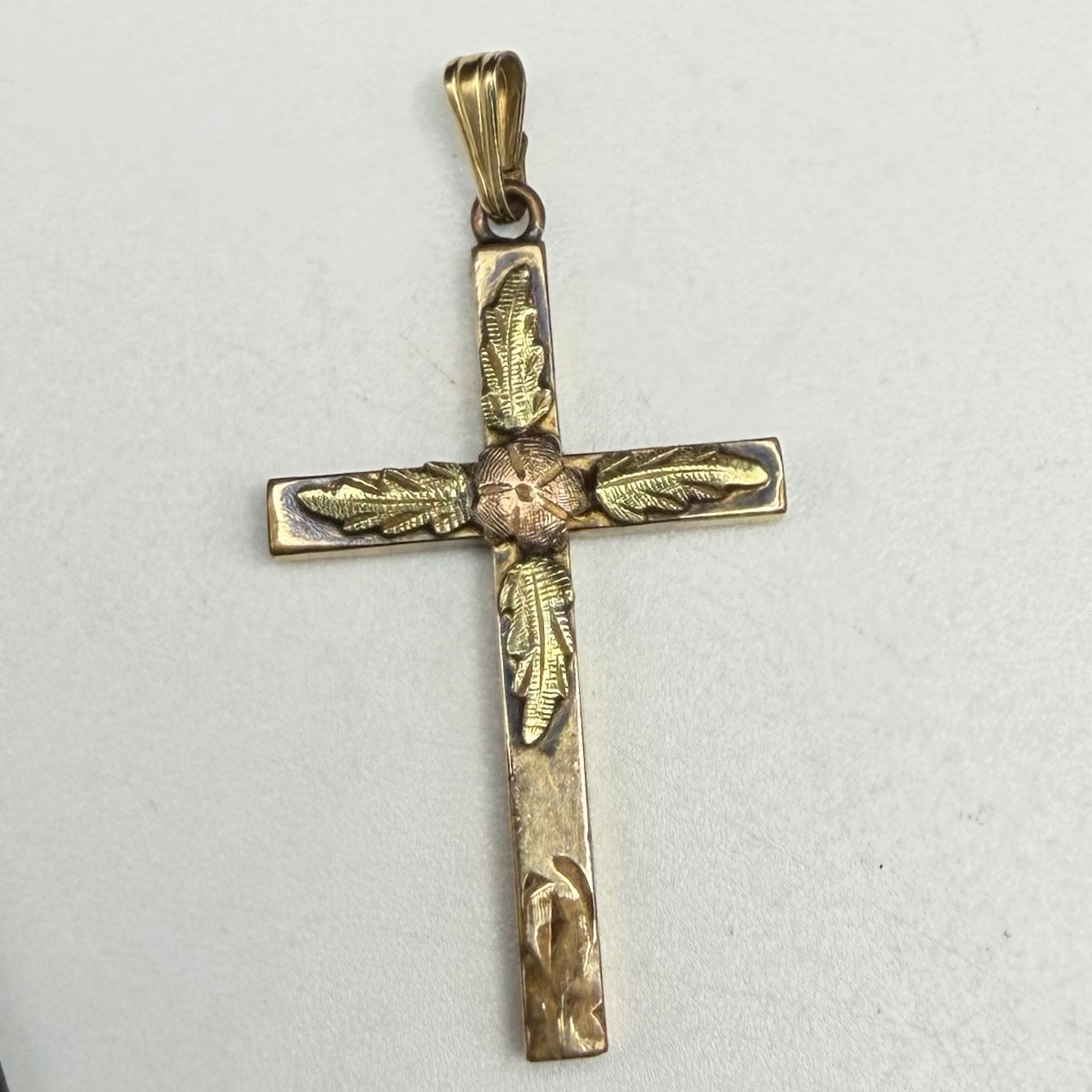 Vintage 1/20 12k Gold Filled Green and Rose Gold 1 1/4″ Cross Pendant 2.1g