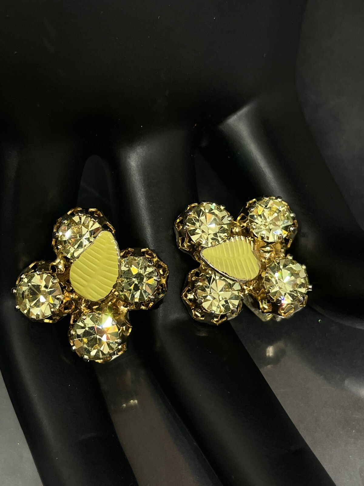 Vintage Yellow crystals yellow lucite leaf Austria Gold tone Clip on Earrings 1”