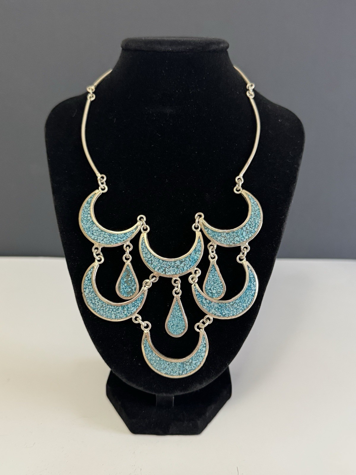 Vintage Southwestern Turquoise Inlay Statement Necklace 8”x4” 35g Silver Tone