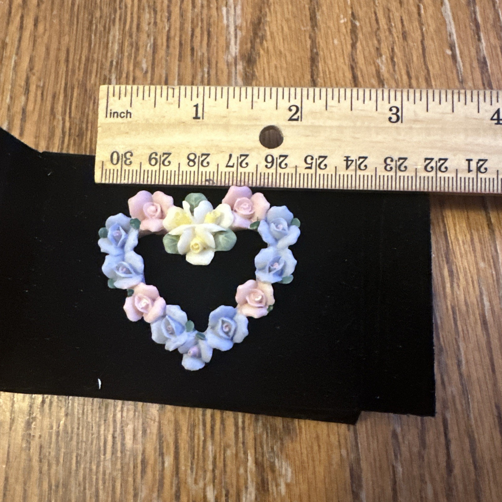 Vintage Avon Hearts And Flowers Pin Brooch In Box Spring Pastel 1998