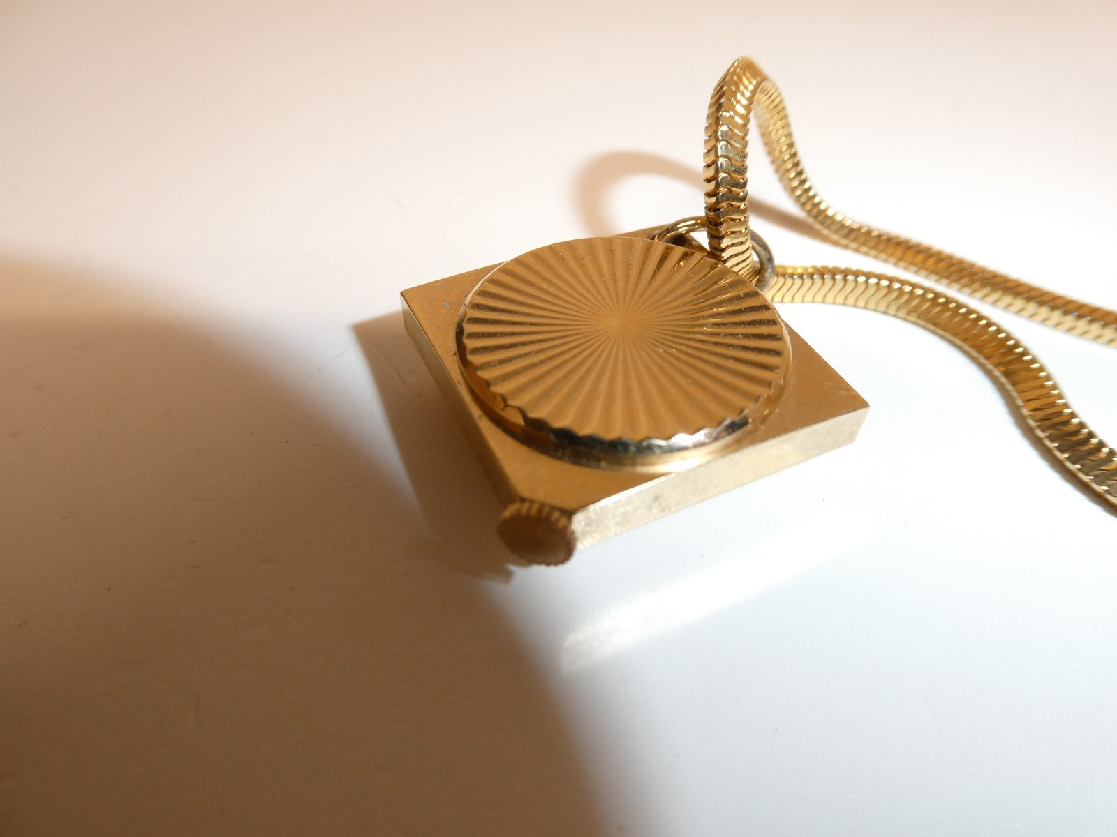 VTG Caravelle 24″ Necklace Pendant Watch Women Gold Tone Square Case Manual Wind