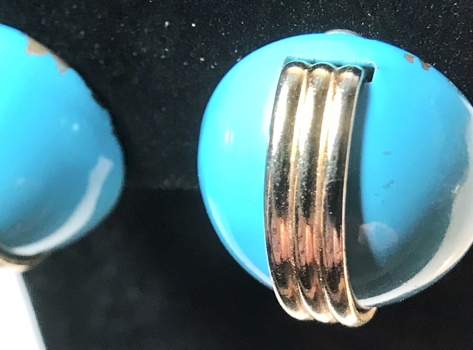 NAPIER EARLY VINTAGE TEAL BLUE & GOLDTONE CLIP ON EARRINGS LIGHT WEAR (S270)