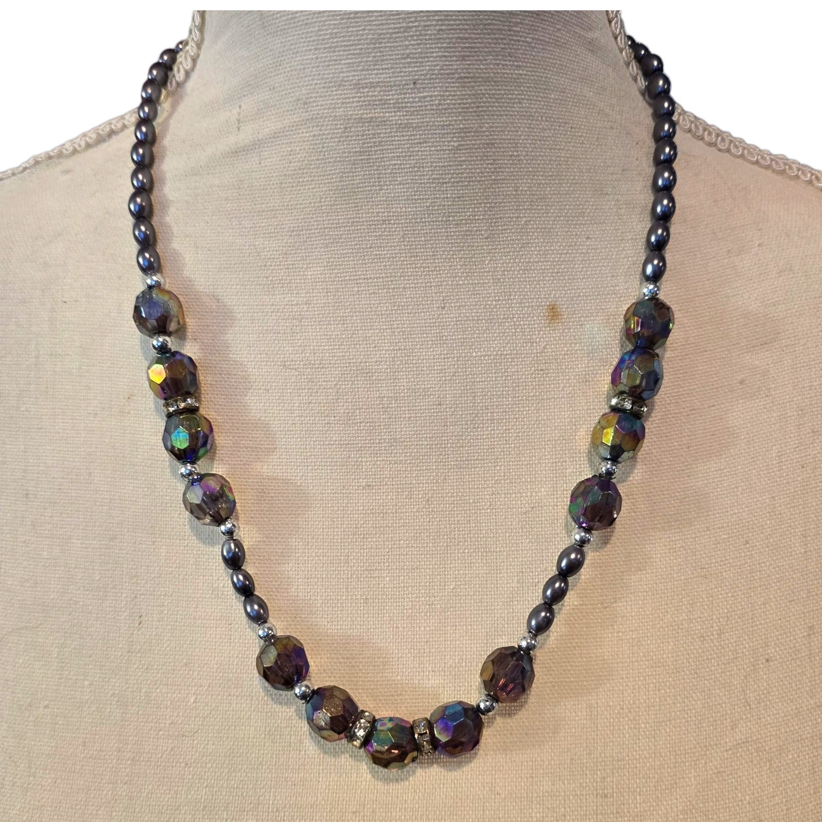 Necklace Beaded Acrylic Faceted Aurora Borealis Iridescent 18″ SKU2343
