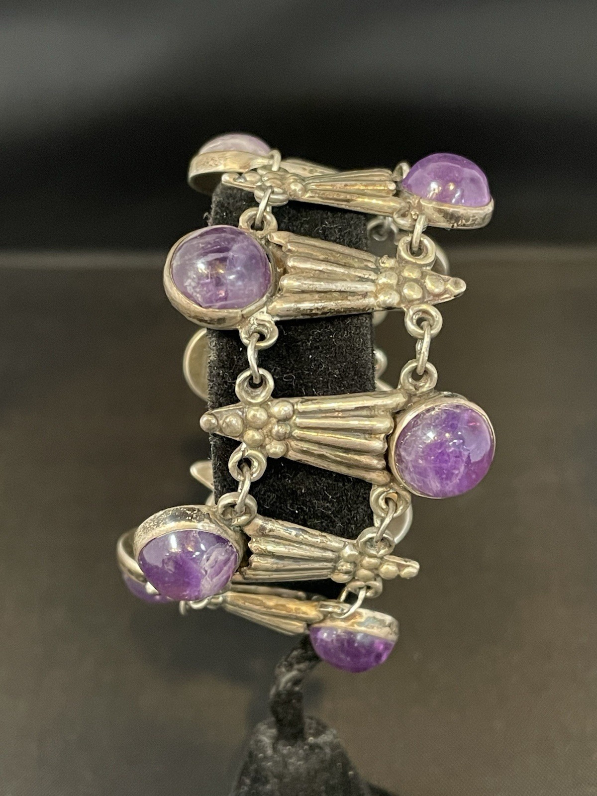 Los Castillo, Taxco Amethyst Bracelet Sterling Silver Mexico 32.3 dwt / 51.1 g