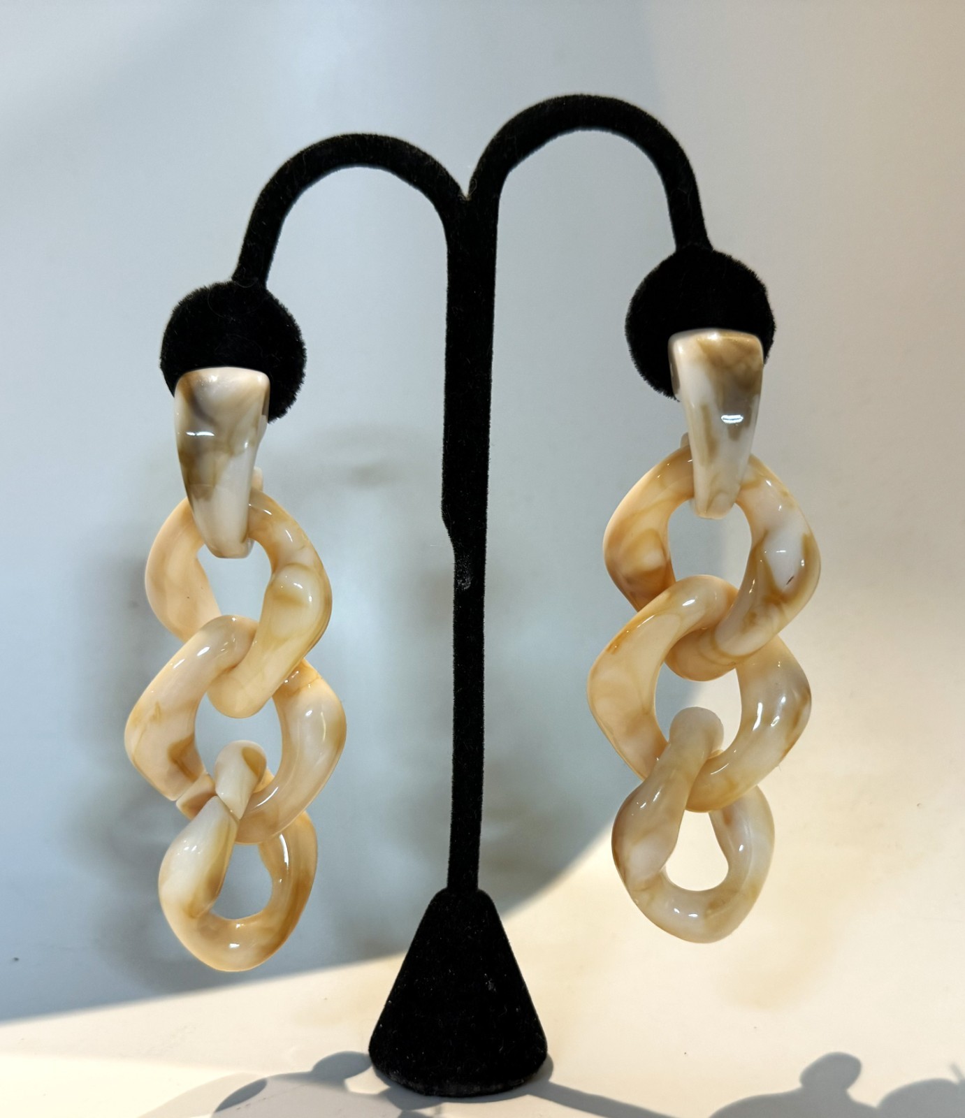 Gorgeous Cream Color Resin Chain Dangle Pierced Earrings