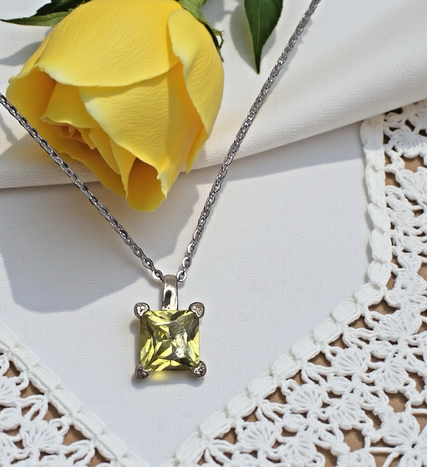 Vintage 925 Sterling Square Yellow Faceted Citrine CZ Pendant Necklace, 18″