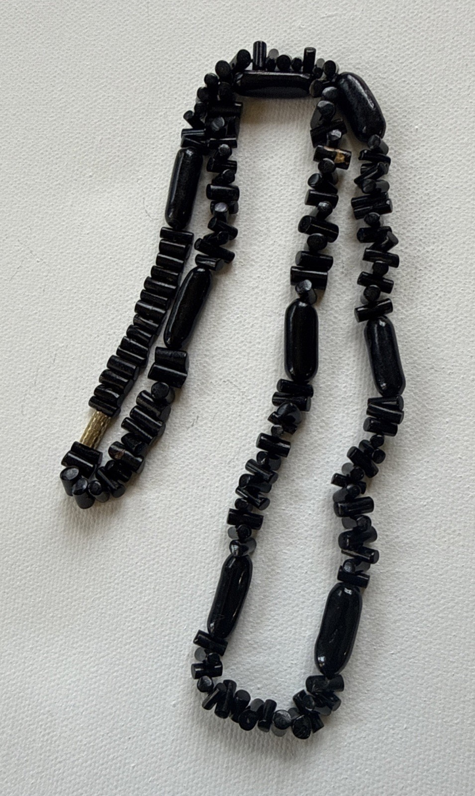 Vintage Natural Black Coral Geometric Beaded Necklace Gold Tone Barrel Clasp 21”