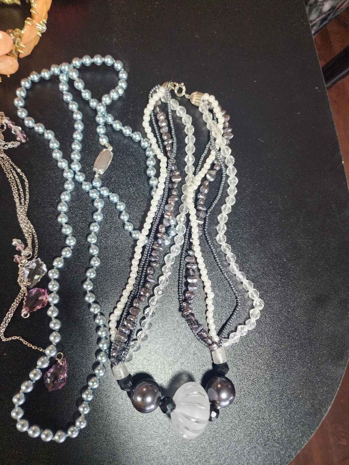Vintage jewelry set of 26 in vintage purse