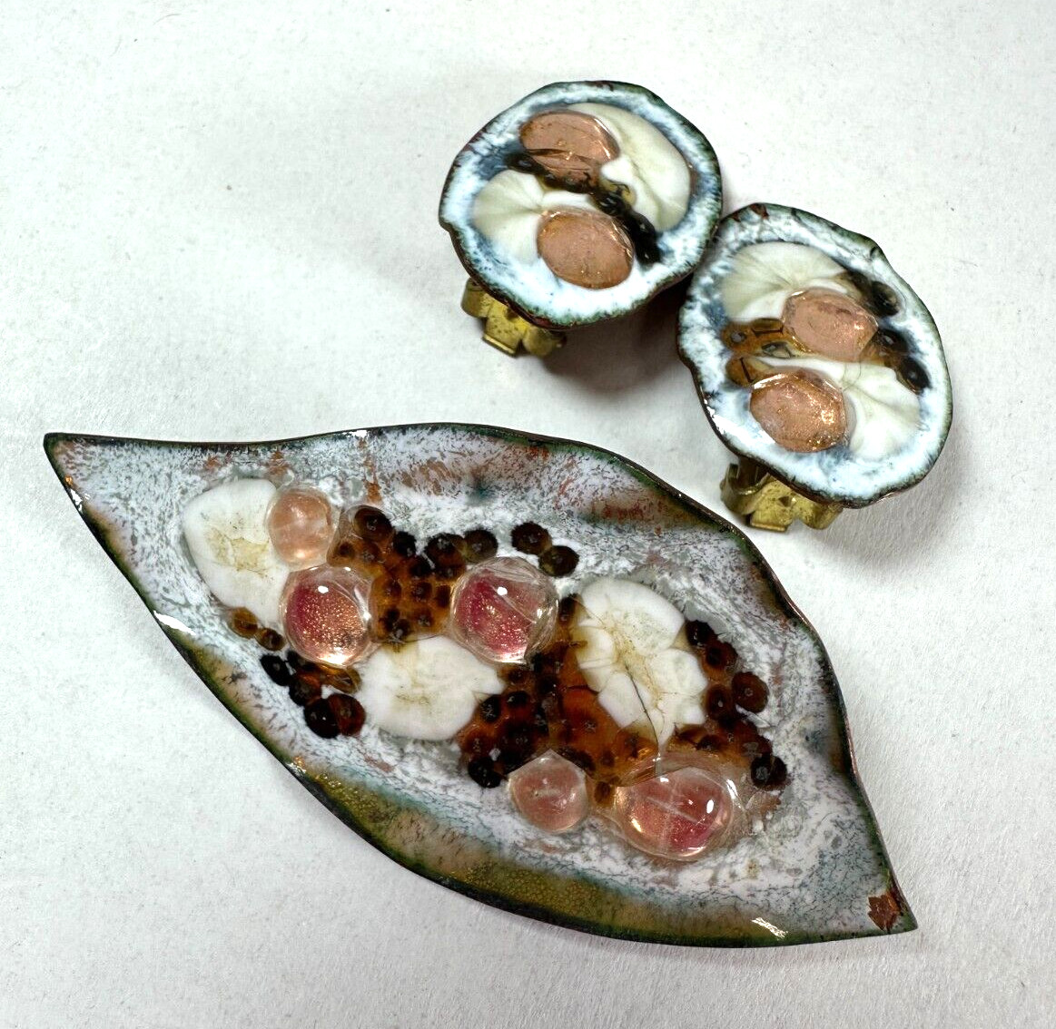 Vintage Brooch Modernist Beryl Sheldon Copper Enamel Glass Clip On Earrings Set