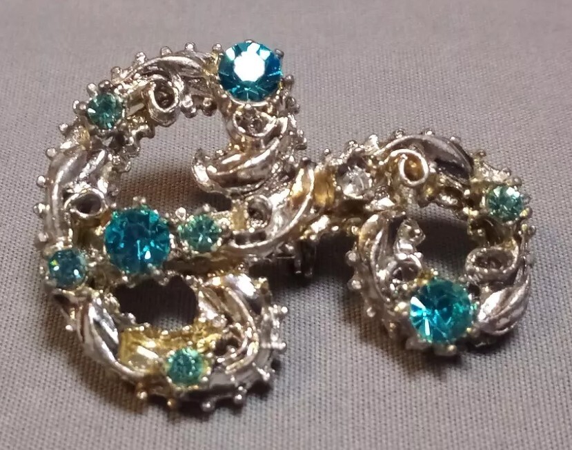 Vintage Silver Tone Metal Aqua Rhinestone Letter Monogram Initial “P” Brooch Pin