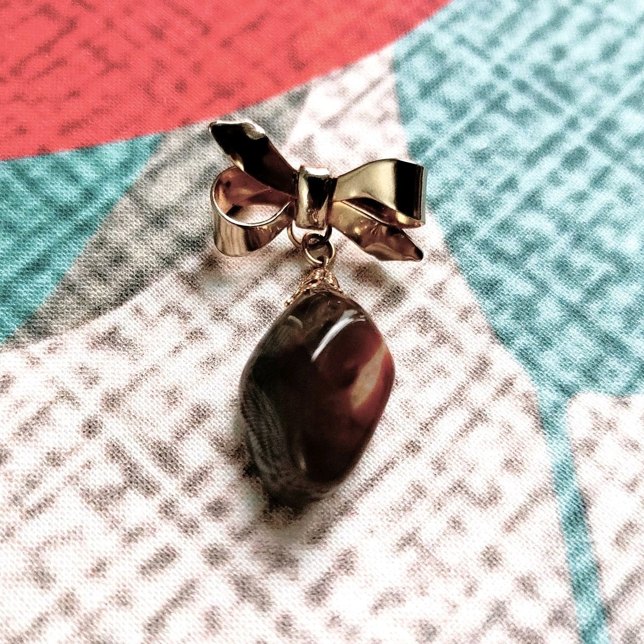 Vintage Brown Agate Stone Brooch with Gold tone Bow
