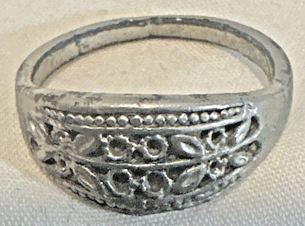 Vintage Ring. Not Magnetic Metal With Intricate Designs Check Description